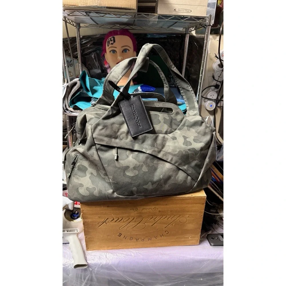 Eddie Bauer Camouflage Duffle Bag Gym Travel‎ Carry On Camo One Size
